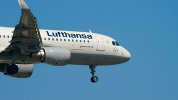 FRANKFURT AM MAIN, GERMANY JULY 18, 2017 - Lufthansa Airbus 320 D AIUK approaching before landing on runway 7R. Fraport, Frankfurt, Germany video