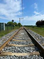 capturar el fascinante belleza de tren pistas mediante maravilloso fotografía, revelador un mundo de interminable posibilidades y cautivador momentos foto