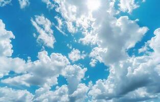 cielo azul con nubes foto