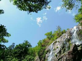 fotos en el cascada parque, tailandia