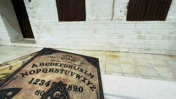 espiritual assustador feitiçaria ouija borda dentro ao ar livre conceito video