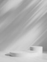 sencillo blanco mínimo antecedentes con producto monitor plataforma. vacío estudio con circulo podio pedestal en un sombra fondo. foto