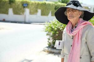 antiguo italiano mujer es protagonizando a algo. foto