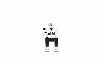 desplazamiento teléfono bw animación. animado aislado 2d negro blanco asiático joven hombre con teléfono inteligente dibujos animados monocromo Delgado línea personaje 4k vídeo imágenes, alfa canal transparencia para web diseño video