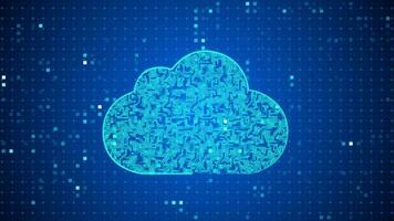 nuage symbole fabriqué de embrasé circuit planche avec en mouvement électrons sur bleu cyberespace Contexte. concept de La technologie numérique données, nuage l'informatique et traitement. video