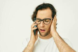 hermoso hombre teléfono comunicación mano gesto estilo de vida inalterado foto