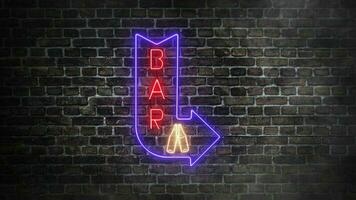 rood bar uithangbord met blauw pijl neon echt uithangbord Aan bakstenen muur achtergrond. naar beneden en Rechtsaf richting pijl in blauw neon met rood bar brieven in de midden. concept van een bar Ingang en Welkom. video