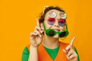 bonito niña Moda lentes dispensación divertido recortado ver inalterado foto