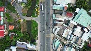 reis door Tien Giang toneel- weg en auto antennes video