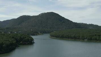 da lat genot een boeiend dollyzoom reis door toneel- landschappen video