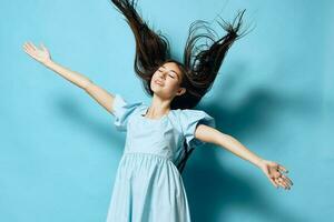 mujer joven modelo vestir estilo azul hermosa estudio sonrisa verano Moda foto