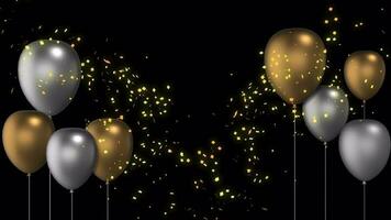gouden en zilver ballonnen kader met gouden gloeiend confetti Aan alpha kanaal. ballonnen kader drijvend en gaan omhoog. gouden en zilver gekleurde ballonnen stijgende lijn en zwaaiend in de lucht. video