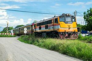 tren amarillo ferrocarril identidad hermosa foto