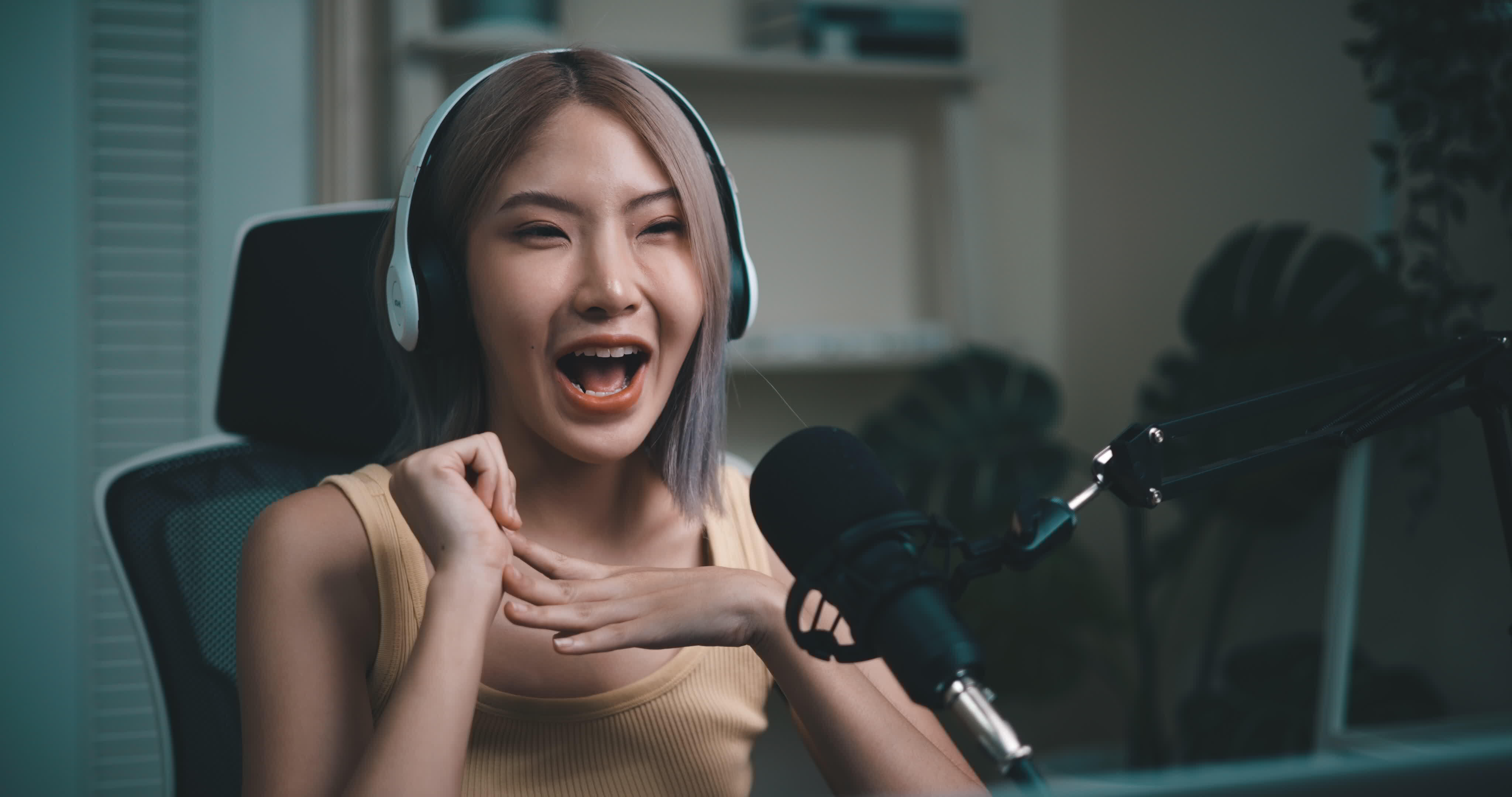 The Influencer Everyone'S Talking About: Mrsjones011 - govn1h3