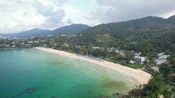 4k antenn Drönare antal fot kata noi strand, karon, phuket, thailand video