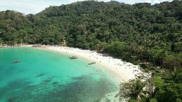 4k aérien drone métrage paradis plage, Kathu, Phuket, Thaïlande video