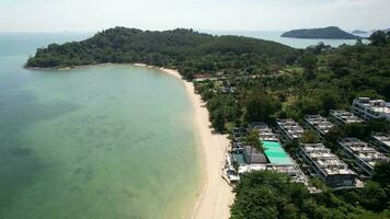 4k aéreo zangão cenas ao Makham praia, o que, phuket, Tailândia video