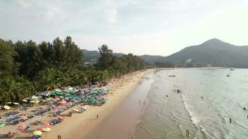 4k aérien drone métrage kamala plage, Kathu, Phuket, Thaïlande video