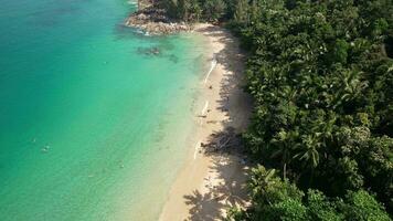 4k antenn Drönare antal fot banan strand, thalang, phuket, thailand video