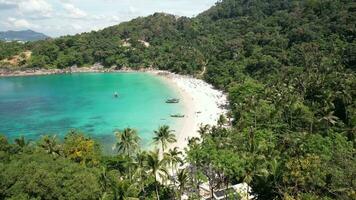 4k antenne dar beeldmateriaal paradijs strand, kathu, phuket, Thailand video