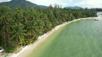 4k Antenne Drohne Aufnahmen von Nathon Strand auf koh Samui video