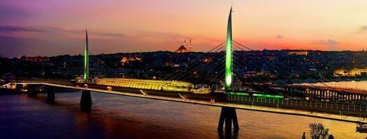 puente del cuerno de oro foto