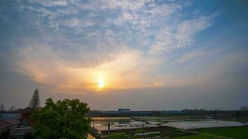 zonsondergang van de horizon timelapse video