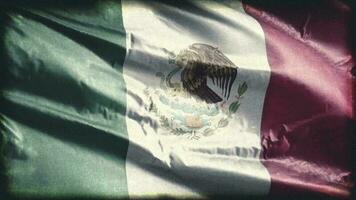 retro Envejecido mexico bandera ondulación en el viento. antiguo Clásico mexicano bandera balanceo en el brisa. sin costura bucle. video