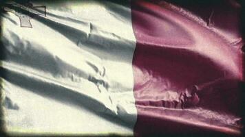rétro vieilli Malte drapeau agitant sur le vent. vieux ancien maltais bannière balancement sur le brise. sans couture boucle. video