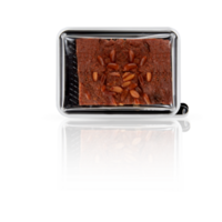 chocola taart in een plastic doos besnoeiing uit, geïsoleerd transparant achtergrond png