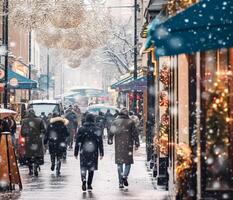 abarrotado calle durante Navidad compras, nevando invierno en el ciudad, posprocesado, generativo ai foto