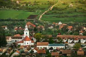 Rimetea es un pequeño pueblo situado en transilvania, Rumania. eso es situado en el apuseni montañas y es conocido para sus pintoresco ajuste y bien Preservado húngaro arquitectónico estilo. foto