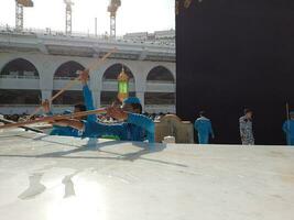 la meca, saudi arabia, mayo 2023 - un hermosa ver de limpieza Los odio durante tiempo de día cerca el kaaba en el patio de masjid al haram, la meca. foto