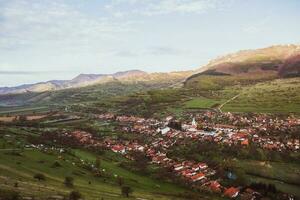 Rimetea es un pequeño pueblo situado en transilvania, Rumania. eso es situado en el apuseni montañas y es conocido para sus pintoresco ajuste y bien Preservado húngaro arquitectónico estilo. foto