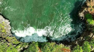 aérien vue de késirat mer falaises video