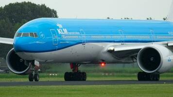 AMSTERDAM, THE NETHERLANDS JULY 25, 2017 - KLM Royal Dutch Airlines Boeing 777 PH BVO turn runway Polderbaan 36L before departure, Shiphol Airport, Amsterdam, Holland video