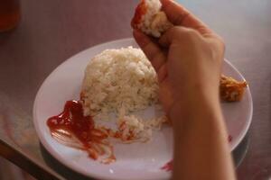 Crispy fried chicken eaten on the spot for lunch. photo