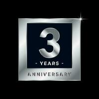 Tres años aniversario celebracion lujo negro y plata logo emblema aislado vector