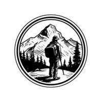 un excursionismo logo presentando un confidente masculino caminante con un mochila en negro y blanco vector