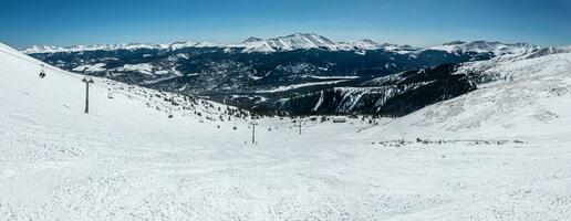 Breckenridge Colorado esquí recurso pueblo y esquí Pendiente en primavera foto