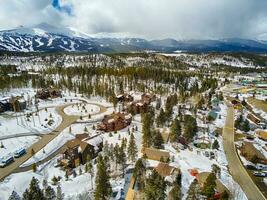 hermosa puesta de sol terminado Breckenridge Colorado esquí recurso pueblo foto