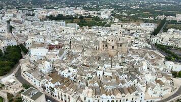 total vue de le ville de alberobello video