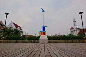 mayo 18, 2023, el ciudad de Jacarta Indonesia, un informacion gráfico Monumento o Monumento representando tierra hundimiento en varios areas en el ciudad de Jacarta en el último 50 años, foto