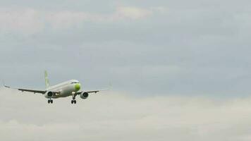 NOVOSIBIRSK, RUSSIAN FEDERATION JULY 15, 2022 - Airbus A320 of S7 Airlines approaching before landing at Tolmachevo airport. Footage of a passenger plane flies. Tourism and travel concept video