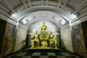 belorusskaya metro estación - Moscú, Rusia foto