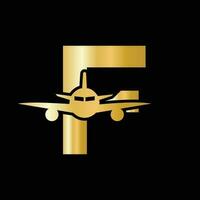 concepto de logotipo de viaje de letra f con símbolo de avión volador vector