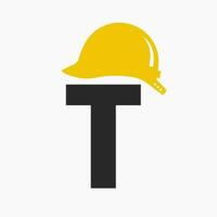 letra t casco construcción logo concepto con la seguridad casco icono. Ingenieria arquitecto logotipo vector