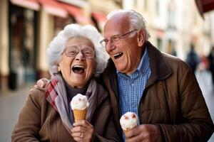 dulce mayor Pareja comiendo hielo crema ai generado foto