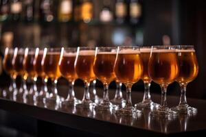 lentes de diferente cerveza en un bar mostrador en un pub o restaurante, elegante cerveza lentes lleno de cerveza en el bar pararse, ai generado foto