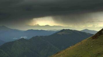 Raining on the Successive Mountains Silhouette video